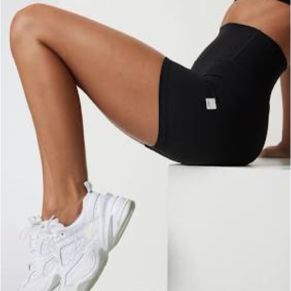 Vuori Women's Black Bike Shorts